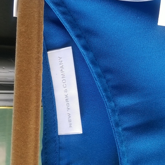 NWT New York And Company Blue Women's blouse - Picture 2 of 9